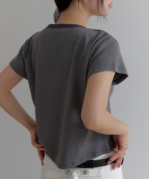 UNE MANSION(ユヌマンション)の「【UNE ORIGINAL】ベーシックバイカラーストライプリンガー半袖Tシャツ(Tシャツ/カットソー・レディース・グレー/スカイブルー/バーガンディー/クリーム・FREE)」の9枚目の写真
