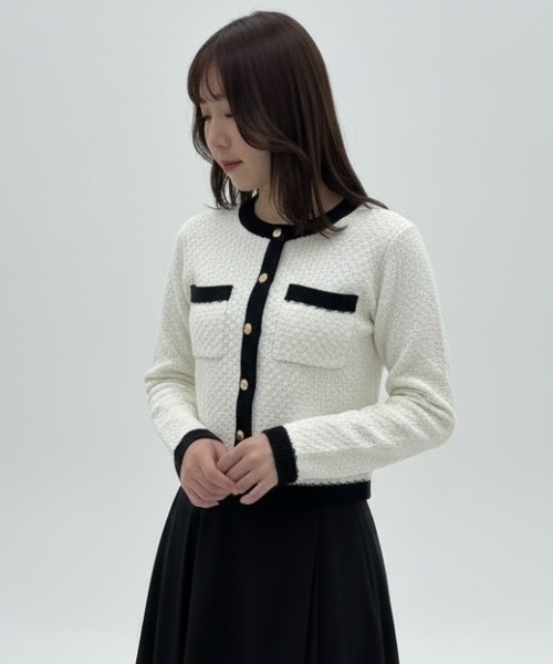 SWINGLE(スウィングル)の「配色ニットジャケット(ノーカラージャケット・レディース・ブルー/ブラック/オフホワイト・FREE)」の2枚目の写真