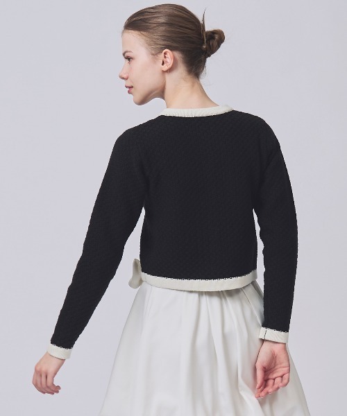 SWINGLE(スウィングル)の「配色ニットジャケット(ノーカラージャケット・レディース・ブルー/ブラック/オフホワイト・FREE)」の4枚目の写真