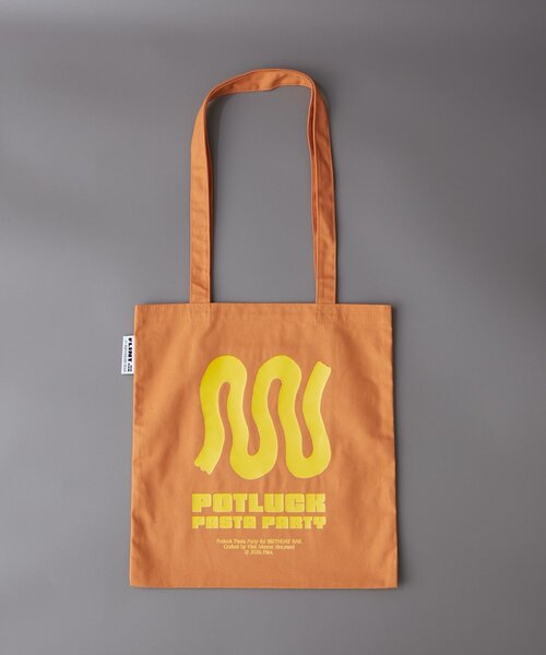 BIRTHDAY BAR（バースデイバー）の「【クリエイター「FLINT MASON」× BIRTHDAY BAR 初コラボ！】POTLUCK PASTA PARTYトートバッグ（トートバッグ・レディース・ベージュ/オレンジ/ブラック/グリーン・0）」の4枚目の写真