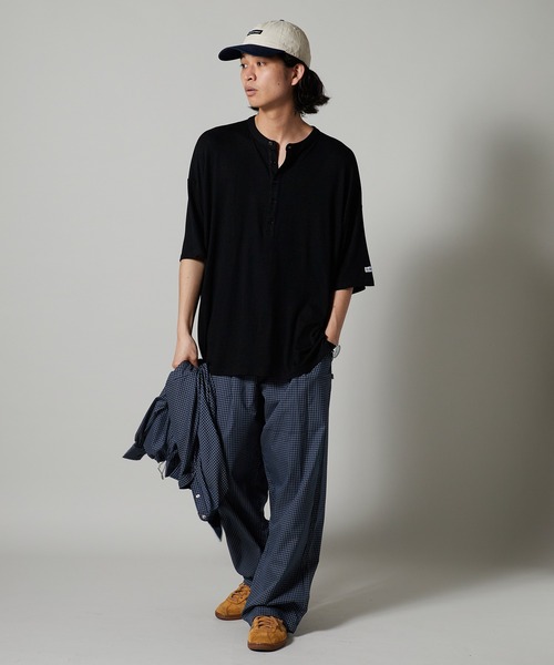 OK YESTERDAY(オッケーイエスタデイ)の「OK YESTERDAY / オーケー イエスタデイ ドレープ ヘンリーTシャツ / DRAPE HENLEY T-SHIRT 秋 秋服 2026年秋冬(Tシャツ/カットソー・メンズ・レッド/ホワイト/ブラック/ダークグリーン・L/M)」の13枚目の写真