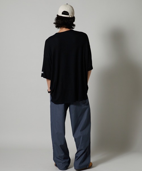 OK YESTERDAY(オッケーイエスタデイ)の「OK YESTERDAY / オーケー イエスタデイ ドレープ ヘンリーTシャツ / DRAPE HENLEY T-SHIRT 秋 秋服 2026年秋冬(Tシャツ/カットソー・メンズ・レッド/ホワイト/ブラック/ダークグリーン・L/M)」の16枚目の写真