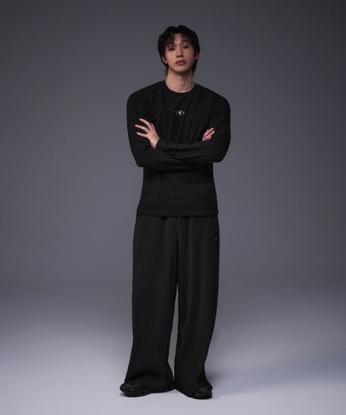 BORN TO WIN（ボーントゥウィン）の「SILVER B LOGO MUSCLE FIT LONG SLEEVE [BLACK]（Tシャツ/カットソー・メンズ・その他・1/2/4/3）」の3枚目の写真
