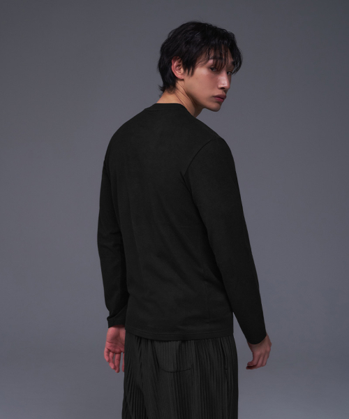 BORN TO WIN（ボーントゥウィン）の「SILVER B LOGO MUSCLE FIT LONG SLEEVE [BLACK]（Tシャツ/カットソー・メンズ・その他・1/2/4/3）」の4枚目の写真