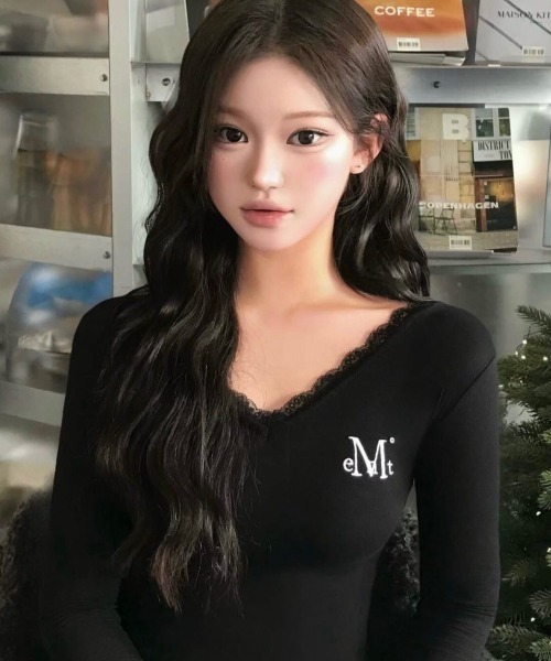 MUCENT(ムセント)の「A'GEM/9 × .kom 『MUCENT/ムセント』 SUNNIOR LACE V-NECK LONG SLEEVE T/レースVネック ロングスリーブ(Tシャツ/カットソー・レディース・ブラック/ホワイト/グレー・FREE)」の20枚目の写真