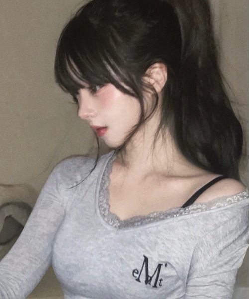 MUCENT(ムセント)の「A'GEM/9 × .kom 『MUCENT/ムセント』 SUNNIOR LACE V-NECK LONG SLEEVE T/レースVネック ロングスリーブ(Tシャツ/カットソー・レディース・ブラック/ホワイト/グレー・FREE)」の21枚目の写真