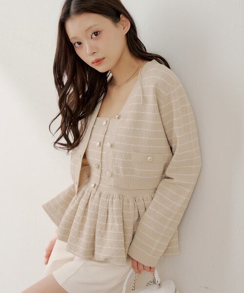 Chico（チコ）の「【WEB限定カラーあり】金ボタンVネックカーディガン