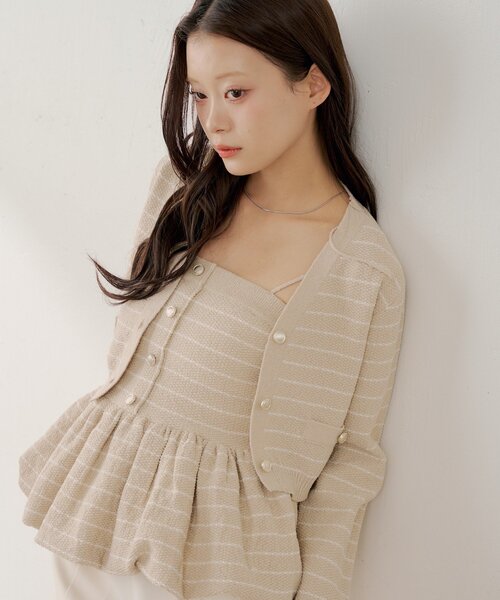 Chico(チコ)の「【WEB限定カラーあり】金ボタンVネックカーディガン(カーディガン/ボレロ・レディース・ベージュ/ホワイト/ホワイト系その他/ブラック系その他3/ベージュ系その他3/ブラック/ブルー系その他3・FREE)」の10枚目の写真