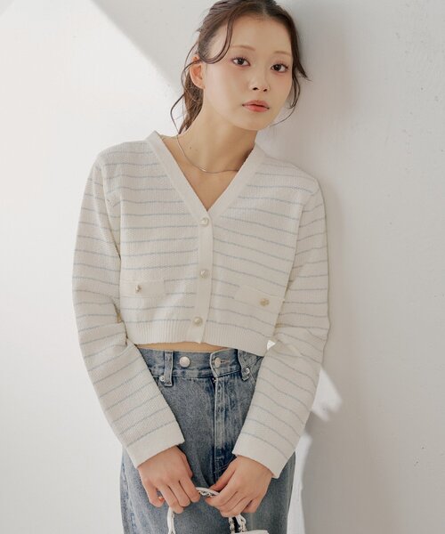 Chico（チコ）の「【WEB限定カラーあり】金ボタンVネックカーディガン