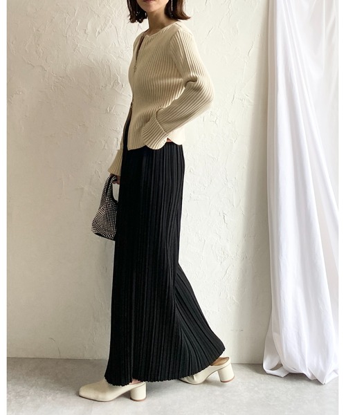 She's Closet(シーズクローゼット)の「ストレート Iライン ハイウエスト ゴム入り ロング プリーツスカート(スカート・レディース・チャコールグレー/ブラック/グレイッシュベージュ/アイボリー/マスタード・L/M)」の18枚目の写真