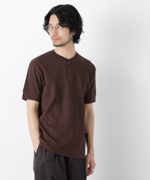 NANO universe（ナノユニバース）の「ワイドリブスタンダードヘンリーネックTシャツ 半袖（Tシャツ/カットソー・メンズ・ネイビー/ブラウン/ブラック・S/M/L）」の2枚目の写真