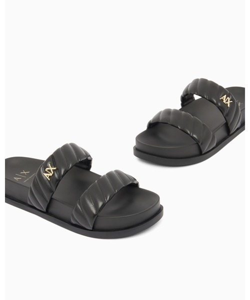 ARMANI EXCHANGE(アルマーニエクスチェンジ)の「【A|X アルマーニ エクスチェンジ】AXロゴ フラットサンダル(EC限定カラー含)(サンダル・レディース・オフホワイト/ブラック・38/37/36)」の1枚目の写真