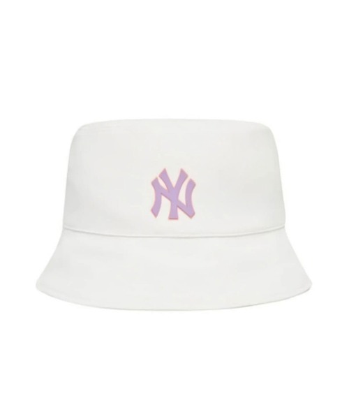 MLB(メジャーリーグベースボール)の「エムエルビー【MLB】- ニューヨーク・ヤンキース ペイズリー バケットハット【New York Yankees Athleisure Bucket Hat 3AHT01323】(ハット・メンズ・ホワイト・59)」の1枚目の写真