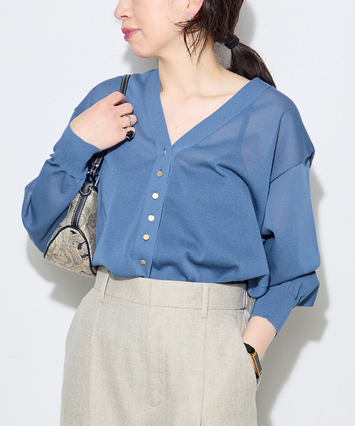 journal standard L'essage（ジャーナルスタンダードレサージュ）の「フォルムニットVネックカーディガン（カーディガン/ボレロ・レディース・ブルー系その他/ベージュ系その他/ブラック・FREE）」の3枚目の写真