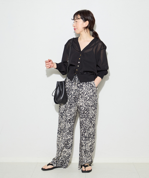 journal standard L'essage（ジャーナルスタンダードレサージュ）の「フォルムニットVネックカーディガン（カーディガン/ボレロ・レディース・ブルー系その他/ベージュ系その他/ブラック・FREE）」の4枚目の写真