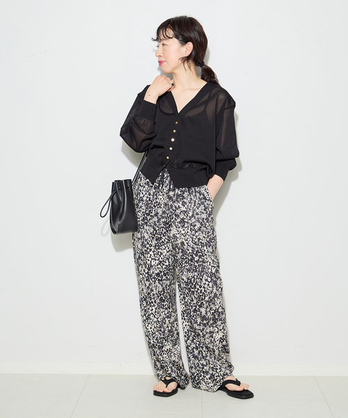 journal standard L'essage（ジャーナルスタンダードレサージュ）の「フォルムニットVネックカーディガン（カーディガン/ボレロ・レディース・ブルー系その他/ベージュ系その他/ブラック・FREE）」の5枚目の写真