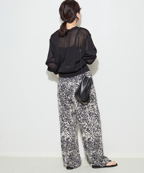 journal standard L'essage（ジャーナルスタンダードレサージュ）の「フォルムニットVネックカーディガン（カーディガン/ボレロ・レディース・ブルー系その他/ベージュ系その他/ブラック・FREE）」の6枚目の写真