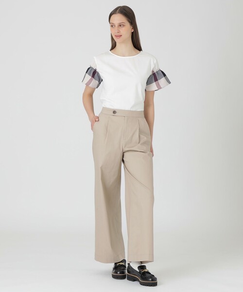 BLUE LABEL CRESTBRIDGE（ブルーレーベルクレストブリッジ）の「ライトスラブシャンブレーワイドパンツ（その他パンツ・レディース・ベージュ系その他・36/38）」の2枚目の写真