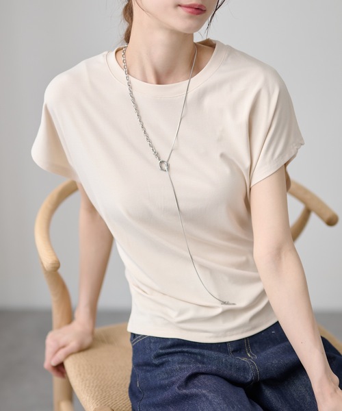 DAYRA(デイラ)の「ソリッドカラー サイド タック 半袖 プルオーバー(Tシャツ/カットソー・レディース・イエロー/ラベンダー/ベージュ/ホワイト/ブラック/グレー・FREE)」の4枚目の写真