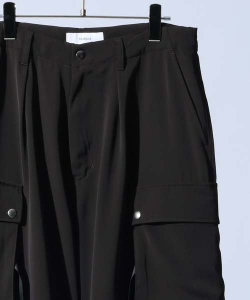 RAGEBLUE(レイジブルー)の「Design Cargo Wide Straight Pants / PEカーゴワイドストレートパンツ(カーゴパンツ・メンズ・ブラック/グレー・LARGE/MEDIUM)」の3枚目の写真