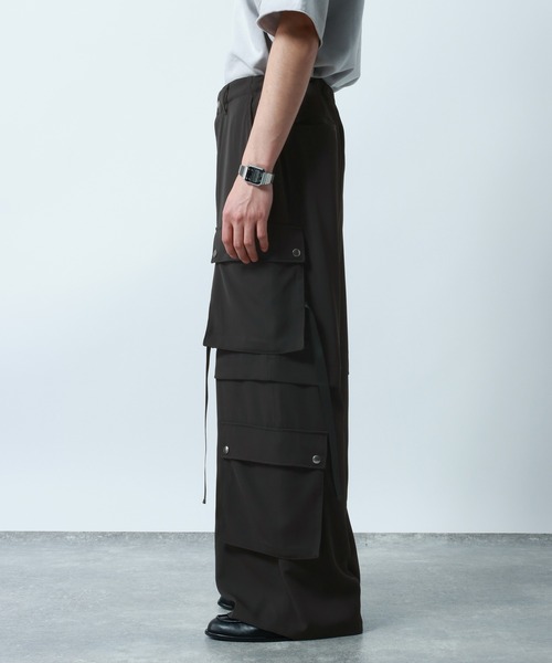 RAGEBLUE(レイジブルー)の「Design Cargo Wide Straight Pants / PEカーゴワイドストレートパンツ(カーゴパンツ・メンズ・ブラック/グレー・LARGE/MEDIUM)」の9枚目の写真