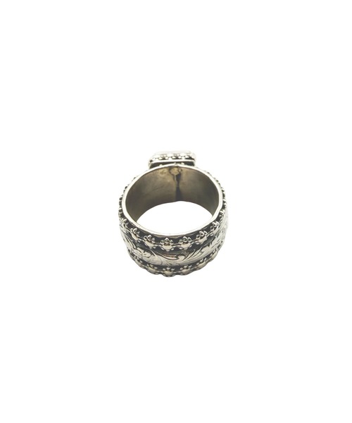Indian Jewelry(インディアンジュエリー)の「THEATER シアター スクエアストーンネイティブデザインシルバーリング Made in USA(リング・レディース・シルバー・#11/#13)」の3枚目の写真