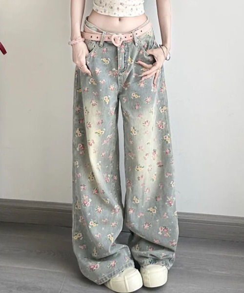 meJane（ミージェーン）の「小花柄 デニムワイドパンツ（デニムパンツ・レディース・ブルー・L/M/S）」の4枚目の写真