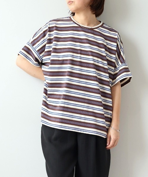 leswel（レスウェル）の「【M～5L】【UVカット】マルチボーダーTシャツ（Tシャツ/カットソー・レディース・ブラック/ブラウン/ネイビー・M/L/LL/3L/4L/5L）」の2枚目の写真