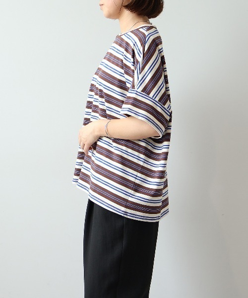 leswel（レスウェル）の「【M～5L】【UVカット】マルチボーダーTシャツ（Tシャツ/カットソー・レディース・ブラック/ブラウン/ネイビー・M/L/LL/3L/4L/5L）」の15枚目の写真