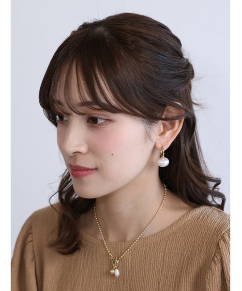 Edit Sheen(エディットシーン)の「オーバルパールニュアンスフープピアス(ピアス(両耳用)・レディース・ゴールド・FREE)」の2枚目の写真
