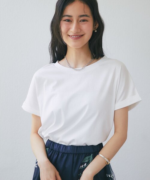 La boutique BonBon(ラブティックボンボン)の「ターンバックカットソー(Tシャツ/カットソー・レディース・ネイビー/オフホワイト/ピンク/ブラック/モカ・FREE)」の6枚目の写真