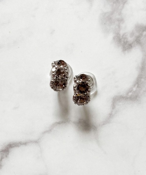 yu-ka(ユーカ)の「YU-KA:トリプルビジュー イヤリング Triple bijou Earrings(イヤリング・レディース・シルバー・FREE)」の1枚目の写真