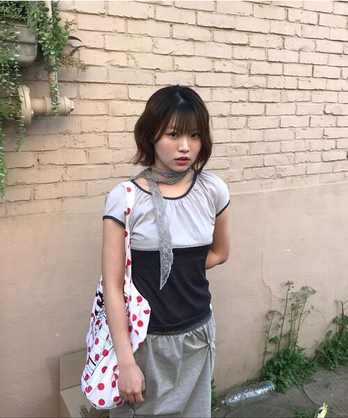 OAFISH(オアフィッシュ)の「Floral Shirring Lace T-shirts, Purple(Tシャツ/カットソー・レディース・その他・1/2)」の3枚目の写真