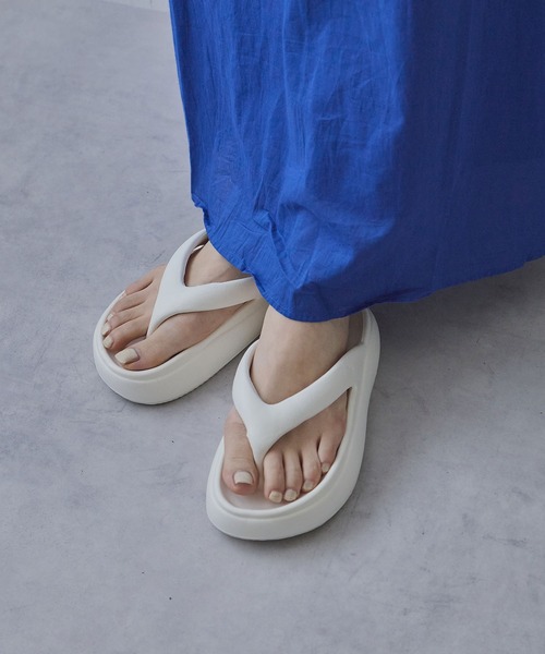 bohmal(ボマール)の「厚底軽量EVAトングサンダル(サンダル・レディース・ホワイト/ブラック・LARGE/MEDIUM)」の10枚目の写真
