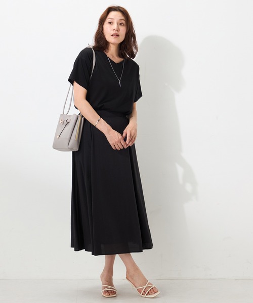 GALLORIA(ギャローリア)の「【接触冷感】ネックレス付Vネックプルオーバー(Tシャツ/カットソー・レディース・ホワイト/ブラック/ピンク・L/LL/M/S)」の13枚目の写真