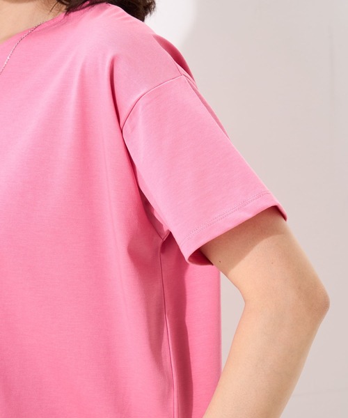 GALLORIA(ギャローリア)の「【接触冷感】ネックレス付Vネックプルオーバー(Tシャツ/カットソー・レディース・ホワイト/ブラック/ピンク・L/LL/M/S)」の8枚目の写真