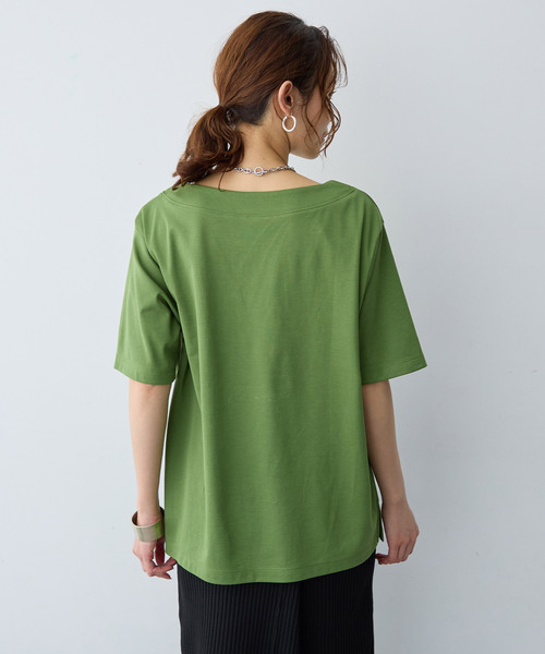 anyfee（エニフィー）の「【anyfee/大きいサイズ】着てサラ汗じみ防止ボートネックTシャツ《接触冷感・吸水速乾》（2026SS）（Tシャツ/カットソー・レディース・チャコール/ブルー/グリーン/ブラック/ピンク/オフホワイト・LL/3L/4L/5L）」の13枚目の写真
