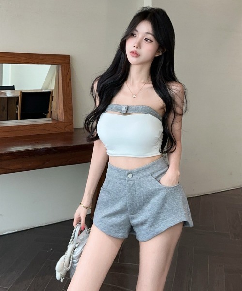 NoBelle（ノベル）の「デコルテラインカップ付きチューブトップ　スウェットショートパンツ　セットアップ（セットアップ・レディース・グレー/ブラック/ライトベージュ・FREE）」の14枚目の写真