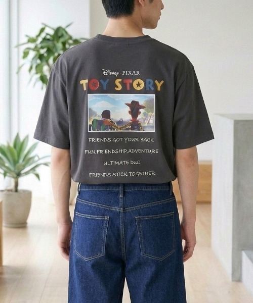Disney(ディズニー)の「【DISNEY/ディズニー】TOY STORY フロント&バックプリント&キャラクタープリント 半袖Tシャツ (DRY) ユニセックス(Tシャツ/カットソー・メンズ・ダークグリーン/グレイッシュベージュ/スミクロ/オフホワイト・LARGE/MEDIUM)」の21枚目の写真