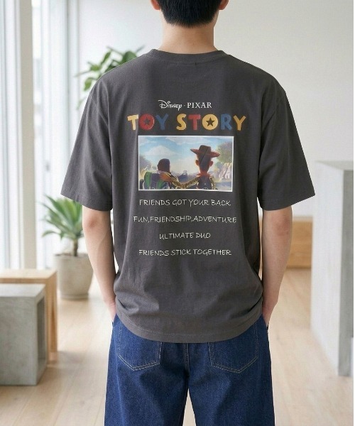 Disney(ディズニー)の「【DISNEY/ディズニー】TOY STORY フロント&バックプリント&キャラクタープリント 半袖Tシャツ (DRY) ユニセックス(Tシャツ/カットソー・メンズ・ダークグリーン/グレイッシュベージュ/スミクロ/オフホワイト・LARGE/MEDIUM)」の22枚目の写真