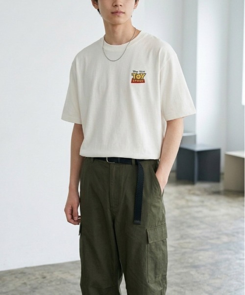 Disney(ディズニー)の「【DISNEY/ディズニー】TOY STORY フロント&バックプリント&キャラクタープリント 半袖Tシャツ (DRY) ユニセックス(Tシャツ/カットソー・メンズ・ダークグリーン/グレイッシュベージュ/スミクロ/オフホワイト・LARGE/MEDIUM)」の18枚目の写真