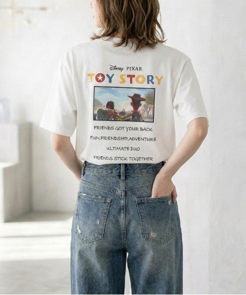 Disney(ディズニー)の「【DISNEY/ディズニー】TOY STORY フロント&バックプリント&キャラクタープリント 半袖Tシャツ (DRY) ユニセックス(Tシャツ/カットソー・メンズ・ダークグリーン/グレイッシュベージュ/スミクロ/オフホワイト・LARGE/MEDIUM)」の9枚目の写真