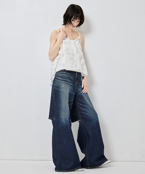 JOHN LAWRENCE SULLIVAN(ジョンローレンスサリバン)の「【JOHN LAWRENCE SULLIVAN/ジョンローレンスサリバン】《STUDIOUS別注》 WASHED DENIM CUT OUT WIDE PANTS/ウォッシュドデニムカットアウトワイドパンツ(デニムパンツ・レディース・ブラック/ダークインディゴブルー・XS/M/S)」の13枚目の写真
