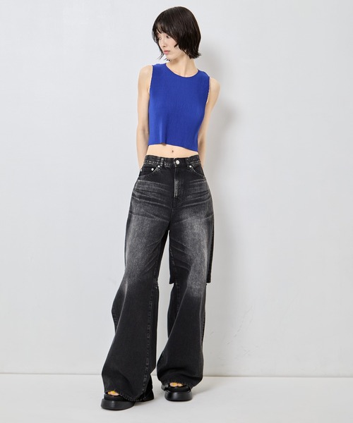 JOHN LAWRENCE SULLIVAN(ジョンローレンスサリバン)の「【JOHN LAWRENCE SULLIVAN/ジョンローレンスサリバン】《STUDIOUS別注》 WASHED DENIM CUT OUT WIDE PANTS/ウォッシュドデニムカットアウトワイドパンツ(デニムパンツ・レディース・ブラック/ダークインディゴブルー・XS/M/S)」の4枚目の写真