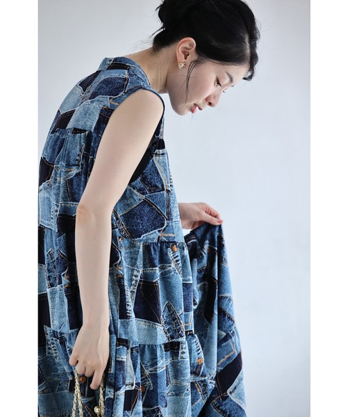 cawaii(カワイイ)の「涼やかなデニムパッチワーク風プリントミディアムワンピース(紐ベルト付き)(ワンピース・レディース・ブルー・FREE)」の10枚目の写真