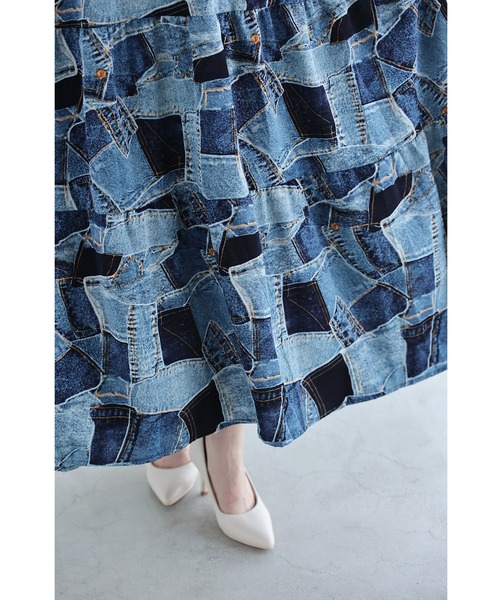 cawaii(カワイイ)の「涼やかなデニムパッチワーク風プリントミディアムワンピース(紐ベルト付き)(ワンピース・レディース・ブルー・FREE)」の11枚目の写真
