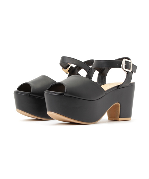 earth music&ecology（アースミュージックアンドエコロジー）の「【2016Summer】厚底サンダル（サンダル・レディース・ブラック/シルバー/ホワイト・23cm/24cm/23.5cm/22.5cm/24.5cm）」の3枚目の写真