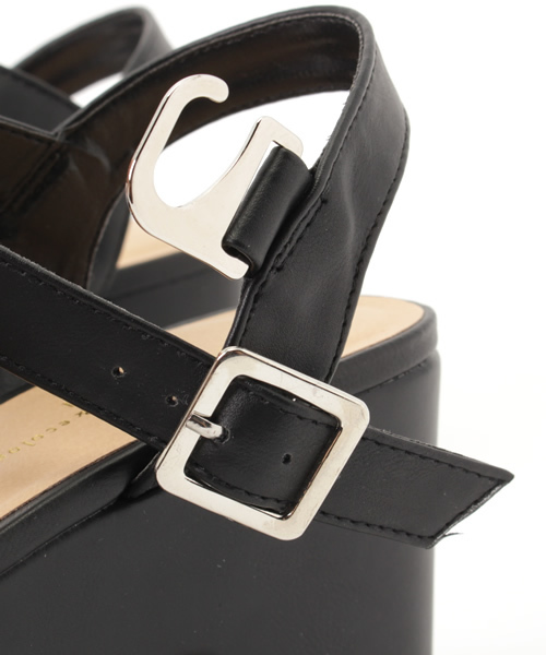 earth music&ecology（アースミュージックアンドエコロジー）の「【2016Summer】厚底サンダル（サンダル・レディース・ブラック/シルバー/ホワイト・23cm/24cm/23.5cm/22.5cm/24.5cm）」の9枚目の写真