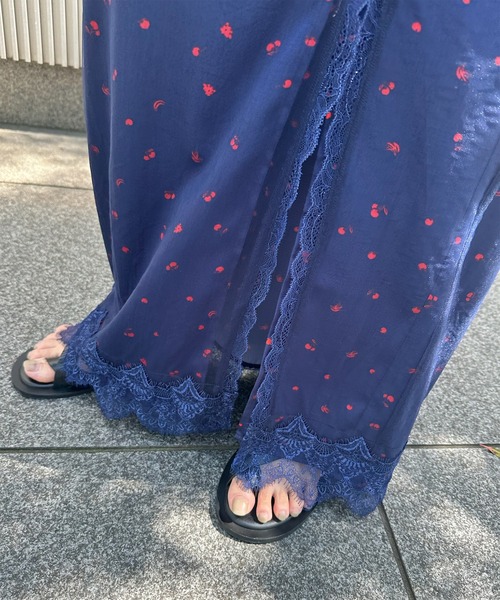 Ameri(アメリ)の「MEDI FRUIT DOT VEIL SKIRT(スカート・レディース・ネイビー/ブラック/アイボリー・MEDIUM/SMALL)」の21枚目の写真