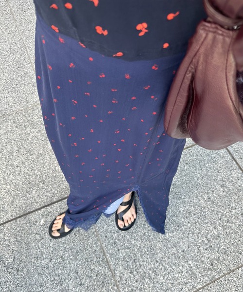 Ameri(アメリ)の「MEDI FRUIT DOT VEIL SKIRT(スカート・レディース・ネイビー/ブラック/アイボリー・MEDIUM/SMALL)」の22枚目の写真
